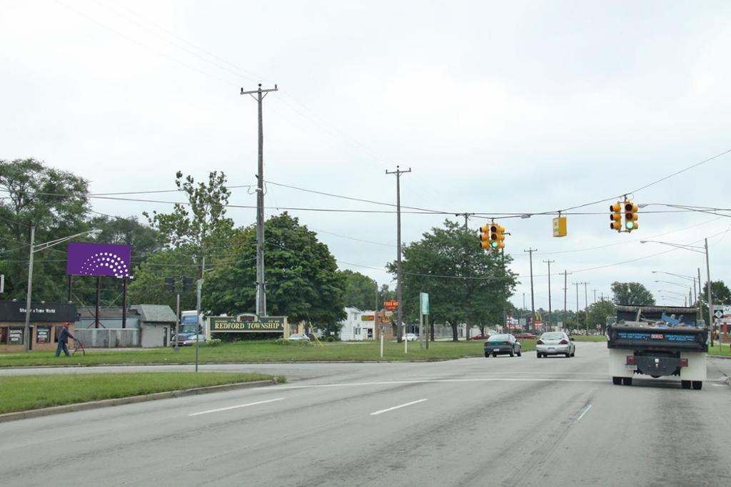 Photo of an outdoor ad in Farmington Hills